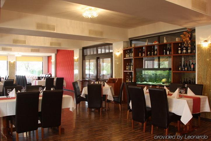 Hotel Best Плоєшті Ресторан фото
