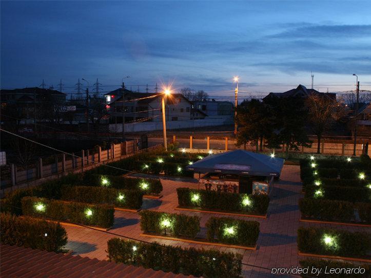 Hotel Best Плоєшті Ресторан фото