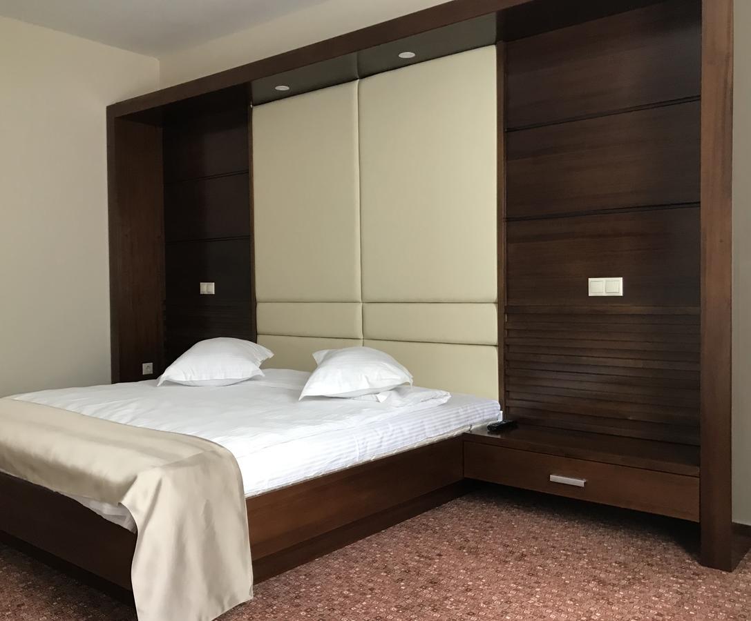 Hotel Best Плоєшті Екстер'єр фото